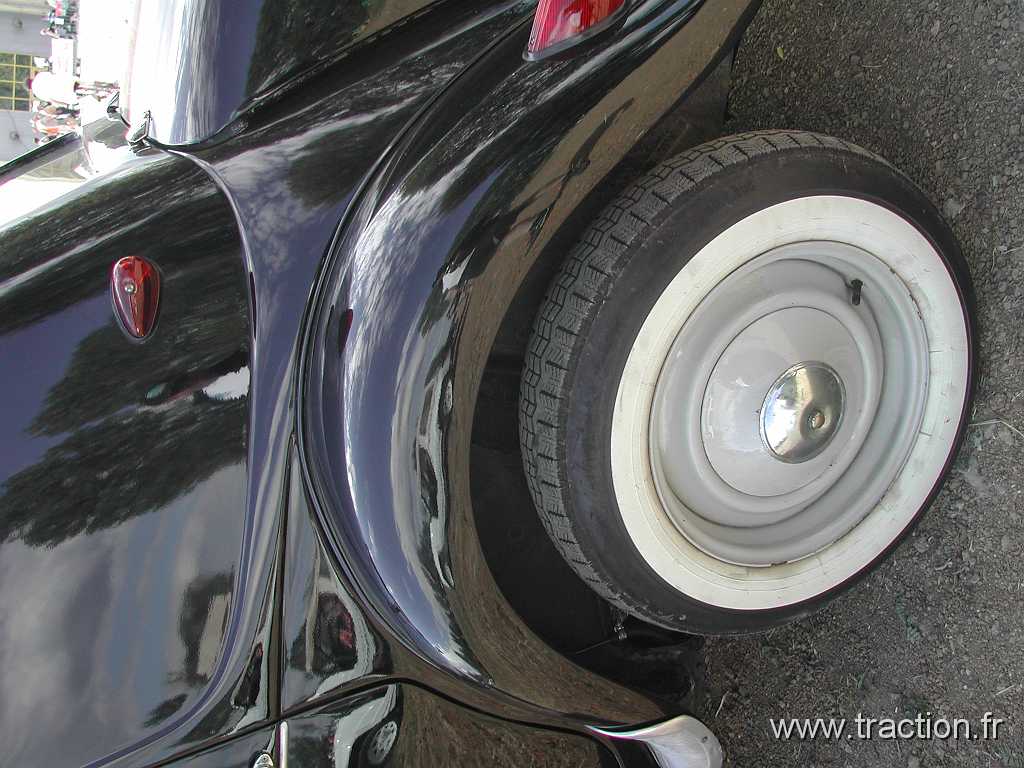 2014_Madine (175).JPG - 29ème Retro Meus'Auto au Lac de Madine, Citroen Traction 11B